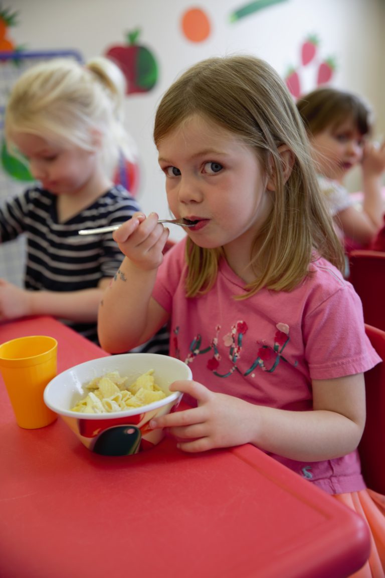 Mealtimes at the nursery – The Cottage Nursery